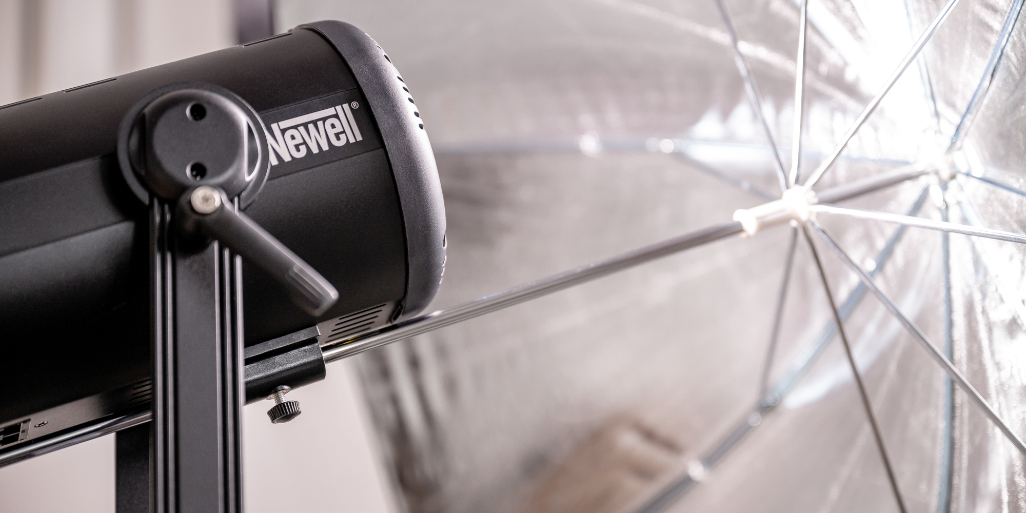 newell-rgb-mitra-180-led-svetlo-popis-10
